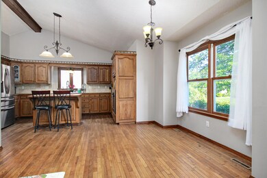 4119 E University St-14