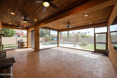 INCREDIBLE SCREENED IN PATIO