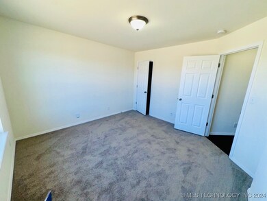 14885 S Hickory Place, Glenpool, OK 74033 - photo 5