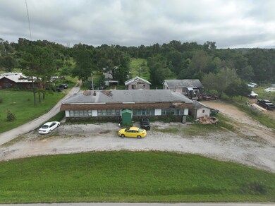 1045 Sycamore St, Cabool, MO 65689 - photo 7