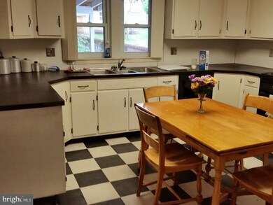 212 N Lehigh St, Tamaqua, PA 18252 - photo 4