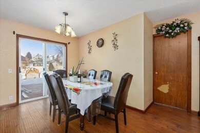 08-Dining Area