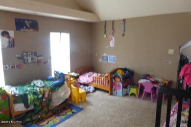 1021 N 5th St, Niles, MI 49120 - photo 2