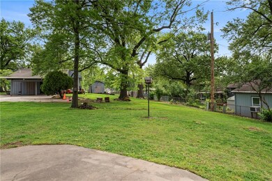 10215 W 69th St, Shawnee, KS 66203 - photo 6