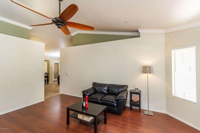 004_LIVING ROOM