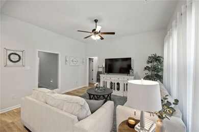 Living room
