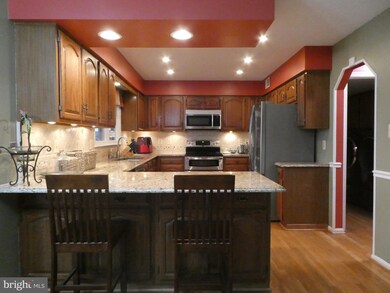 3044 Brownstone Ct, Burtonsville, MD 20866 - photo 2