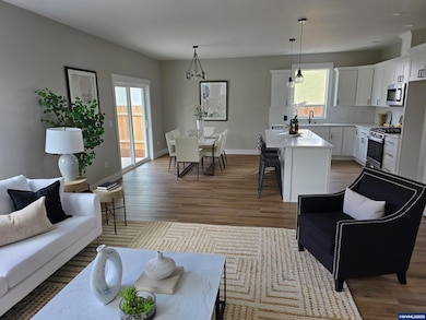 195 Iowa St, Silverton, OR 97381 - photo 3