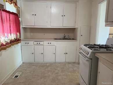 38 E Princeton Ave, Pontiac, MI 48340 - photo 7