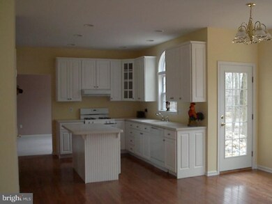 128 Burgundy Ln unit 8S, Coatesville, PA 19320 - photo 2