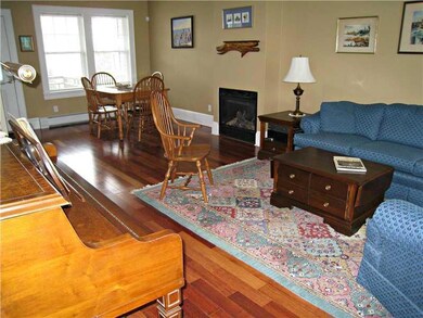 Living Room. Living/Dining area