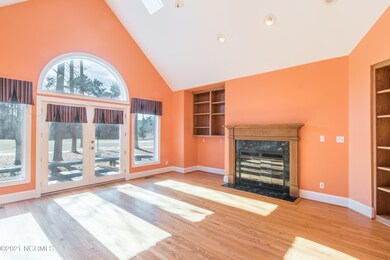 007 Warm Fireplace and Fantastic Views