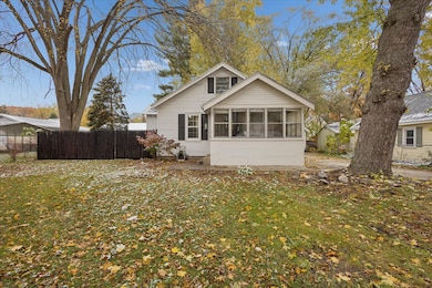 947 Roger St NW, Grand Rapids, MI 49544 - photo 2
