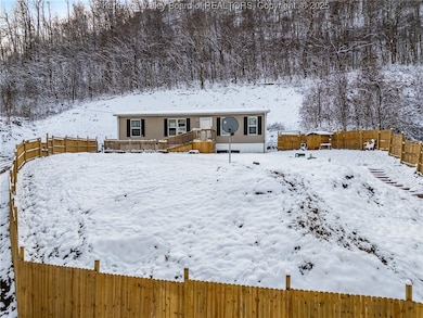 1261 Hartland Rd, Indore, WV 25111 - photo 5