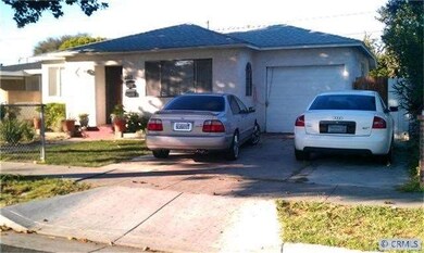 Driveway allows for 2 car parking
