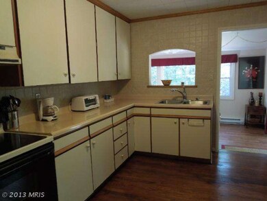 476 Shenandoah River Dr, Harpers Ferry, WV 25425 - photo 5