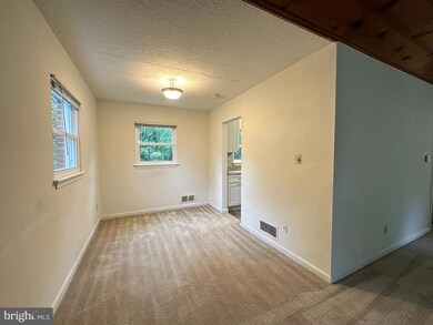 2237 Highland Ave, Falls Church, VA 22046 - photo 4