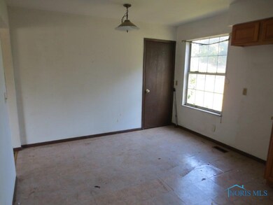Kitchen Eating Area