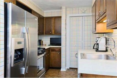 216 Lagrange St, Chestnut Hill, MA 02467 - photo 3