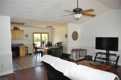 619 Old Castle Dr, Randleman, NC 27317 - photo 4