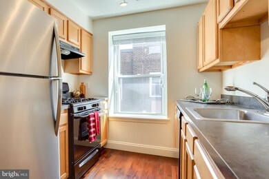 1441 Spring Rd NW unit 301, Washington, DC 20010 - photo 5