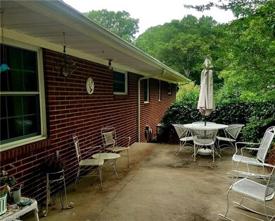 110 Roosevelt Rd, Asheboro, NC 27205 - photo 2