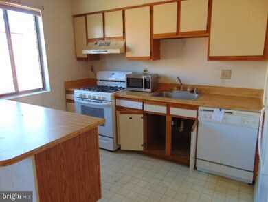 4721 1st St SW unit 302, Washington, DC 20032 - photo 6