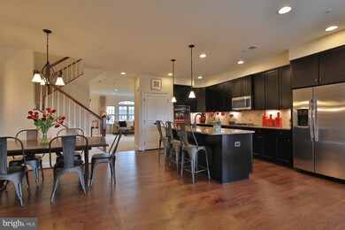 10104 Dorsey Ln unit 204M, Glenn Dale, MD 20769 - photo 3