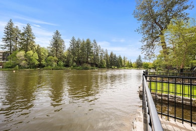 Private, peaceful riverfront