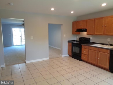 612 Kittendale Cir, Middle River, MD 21220 - photo 5