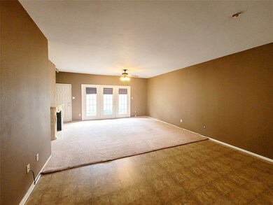 Other angle of the living room