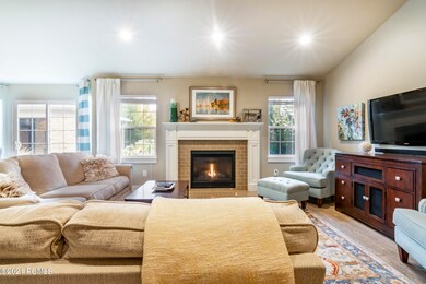 5_Living-Room_high_3772339