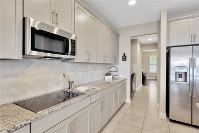 CUSTOM BACK SPLASH