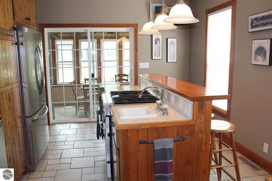 302 Ottawa St, Elk Rapids, MI 49629 - photo 3