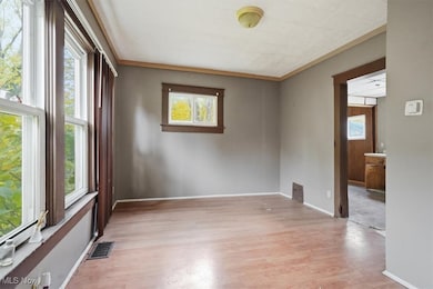 1036 Lexington Ave, Akron, OH 44310 - photo 5