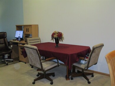 1414 Asbury Ln, Waterloo, IA 50701 - photo 6