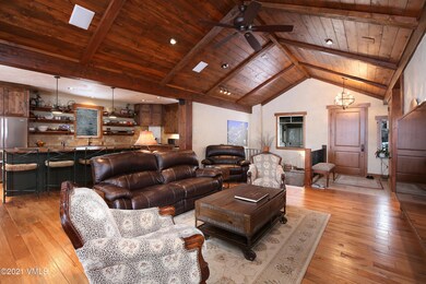 340_cordilllera_way_living_3