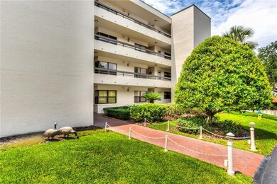 Summit Place - A beautifully maintained downtown M
