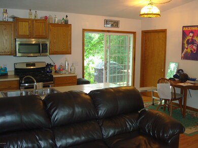 13395 Symonds 007