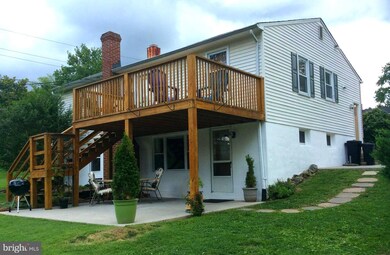 2402 Kirby Ct, Catonsville, MD 21228 - photo 5