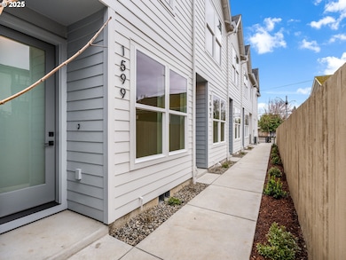1593 N Mcclellan St unit 3, Portland, OR 97217 - photo 2
