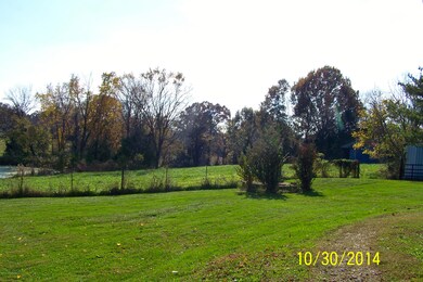 9802 Dawson Hill e back field