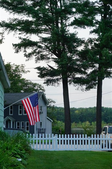 136 Ferry St, Hudson, NH 03051 - photo 3