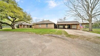 1559 County Road 141, Alvin, TX 77511 - photo 3