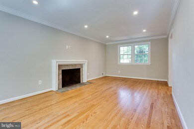 3303 Midland Rd, Fairfax, VA 22031 - photo 5