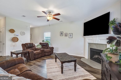 572 Brightleaf Cir, Hinesville, GA 31313 - photo 7