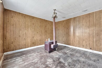 313 E Overton St, Tuscola, IL 61953 - photo 5