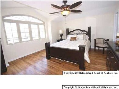 15 Peachtree Ln, Staten Island, NY 10309 - photo 3