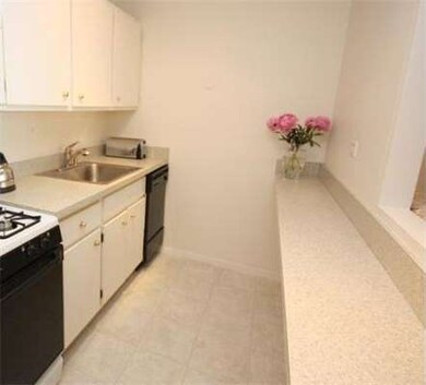 9 Hawthorne Place unit 14L, Boston, MA 02114 - photo 5