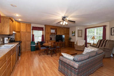 1348 N Rogers Ave unit G. Apt, Springfield, MO 65802 - photo 3